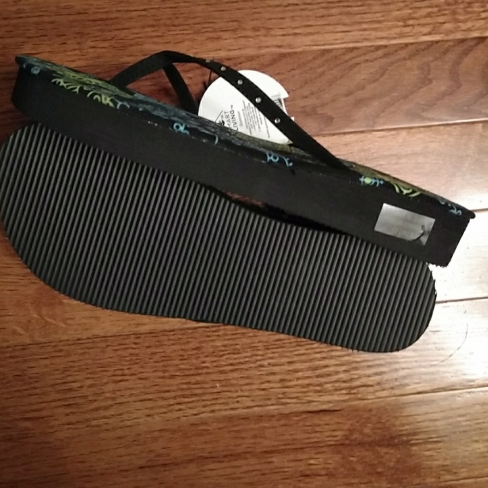 Sandals - Picture 4 of 4